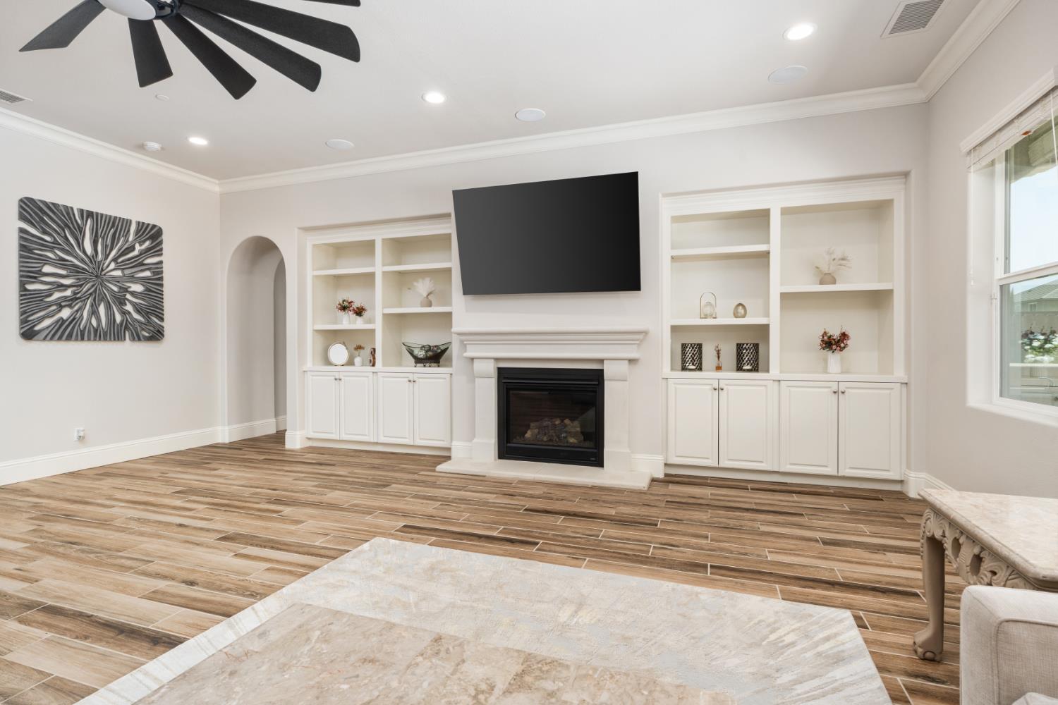3234 Quincy Ave, Clovis, CA 93619