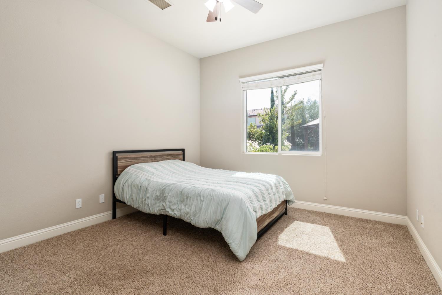 3234 Quincy Ave, Clovis, CA 93619