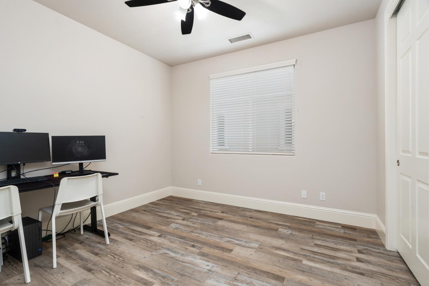 3234 Quincy Ave, Clovis, CA 93619