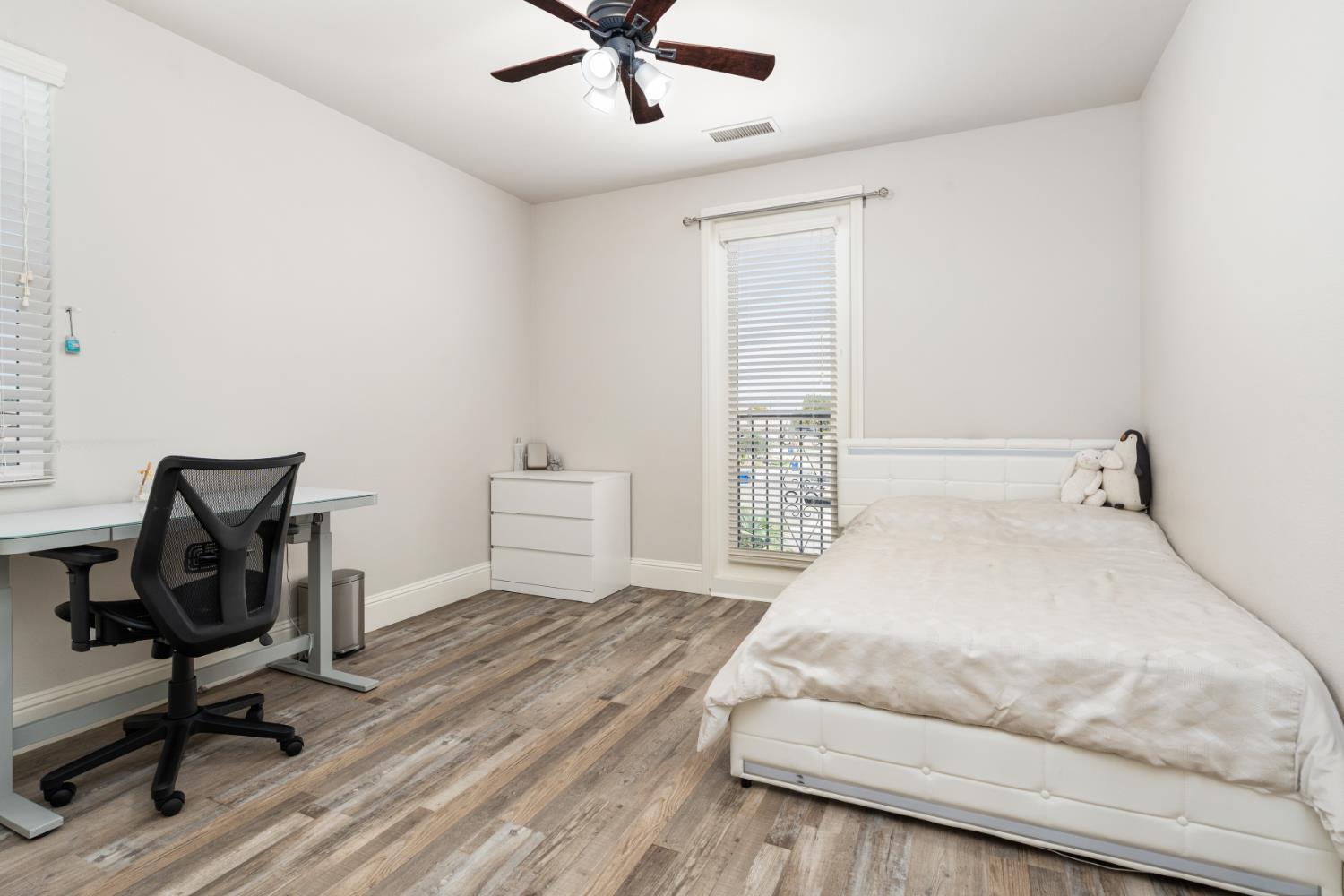 3234 Quincy Ave, Clovis, CA 93619