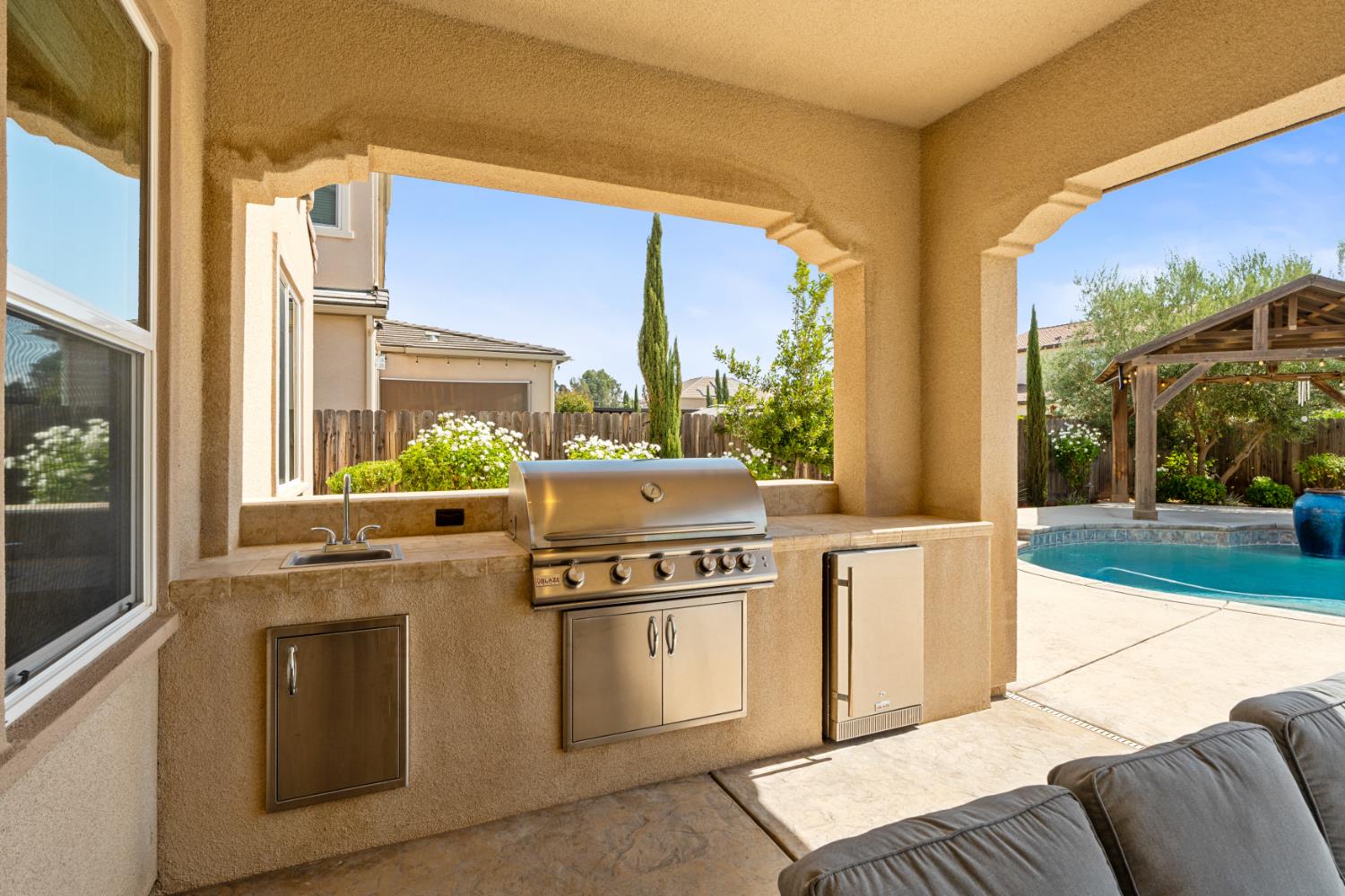 3234 Quincy Ave, Clovis, CA 93619