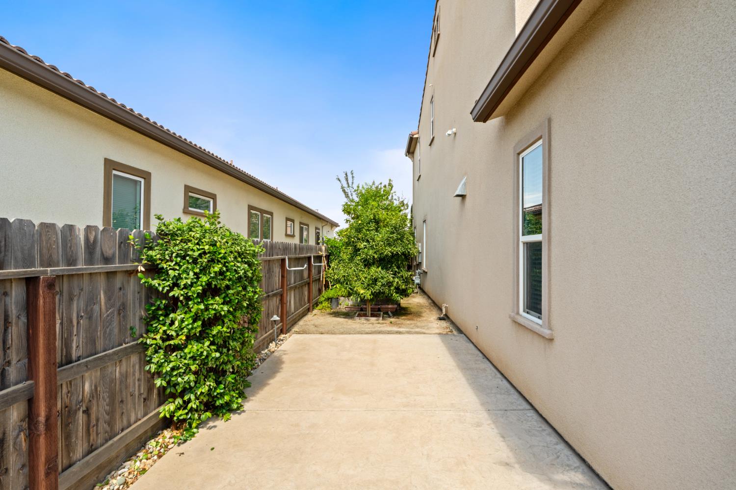 3234 Quincy Ave, Clovis, CA 93619
