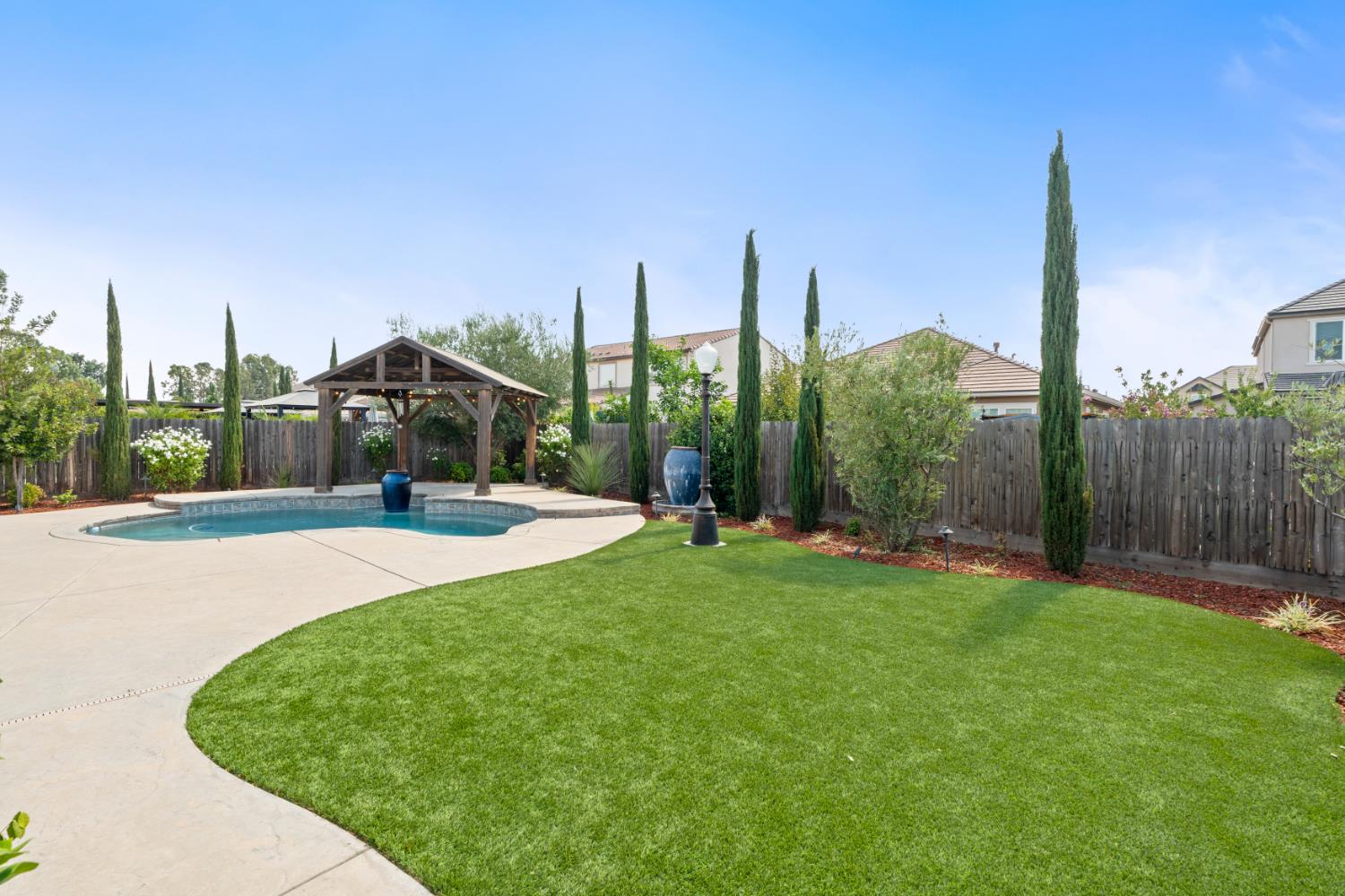 3234 Quincy Ave, Clovis, CA 93619