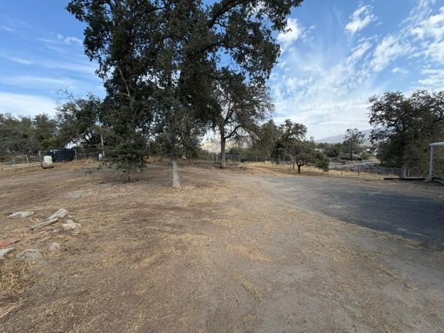 29271 Auberry Rd, Prather, CA 93651