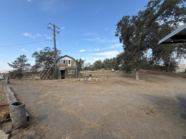 29271 Auberry Rd, Prather, CA 93651