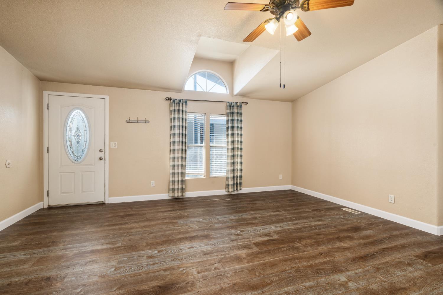 3138 W Dakota #81, Fresno, CA 93722