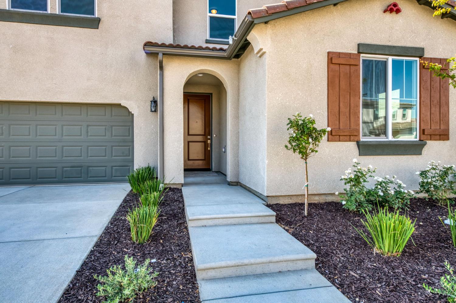 2895 E Veranda Dr, Fresno, CA 93730