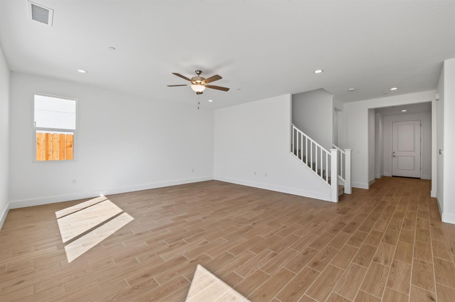 2895 E Veranda Dr, Fresno, CA 93730