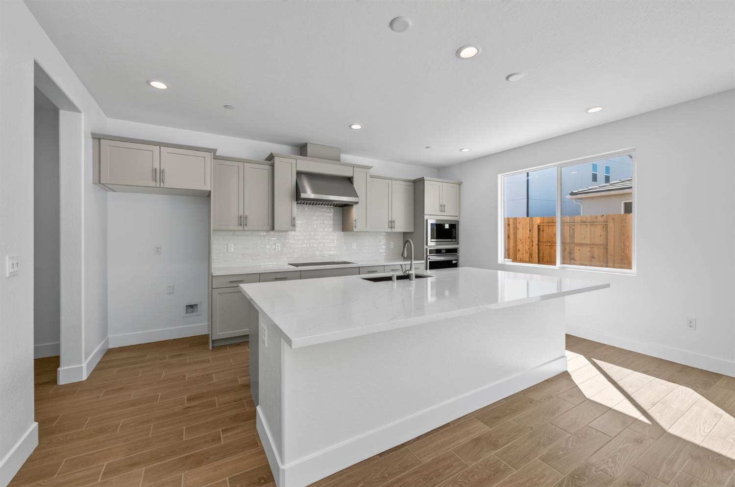 2895 E Veranda Dr, Fresno, CA 93730