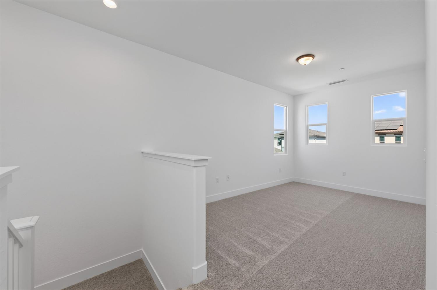 2895 E Veranda Dr, Fresno, CA 93730