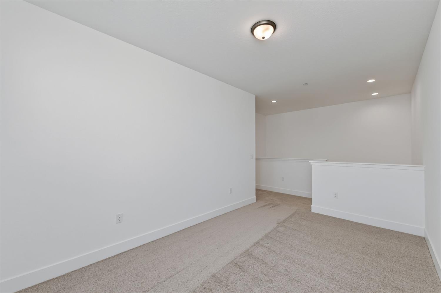 2895 E Veranda Dr, Fresno, CA 93730