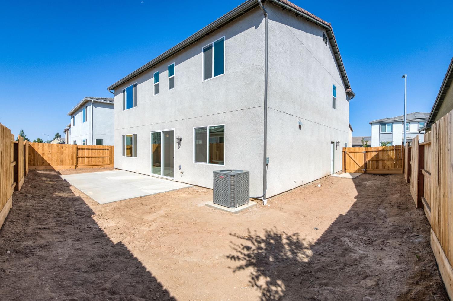 2895 E Veranda Dr, Fresno, CA 93730