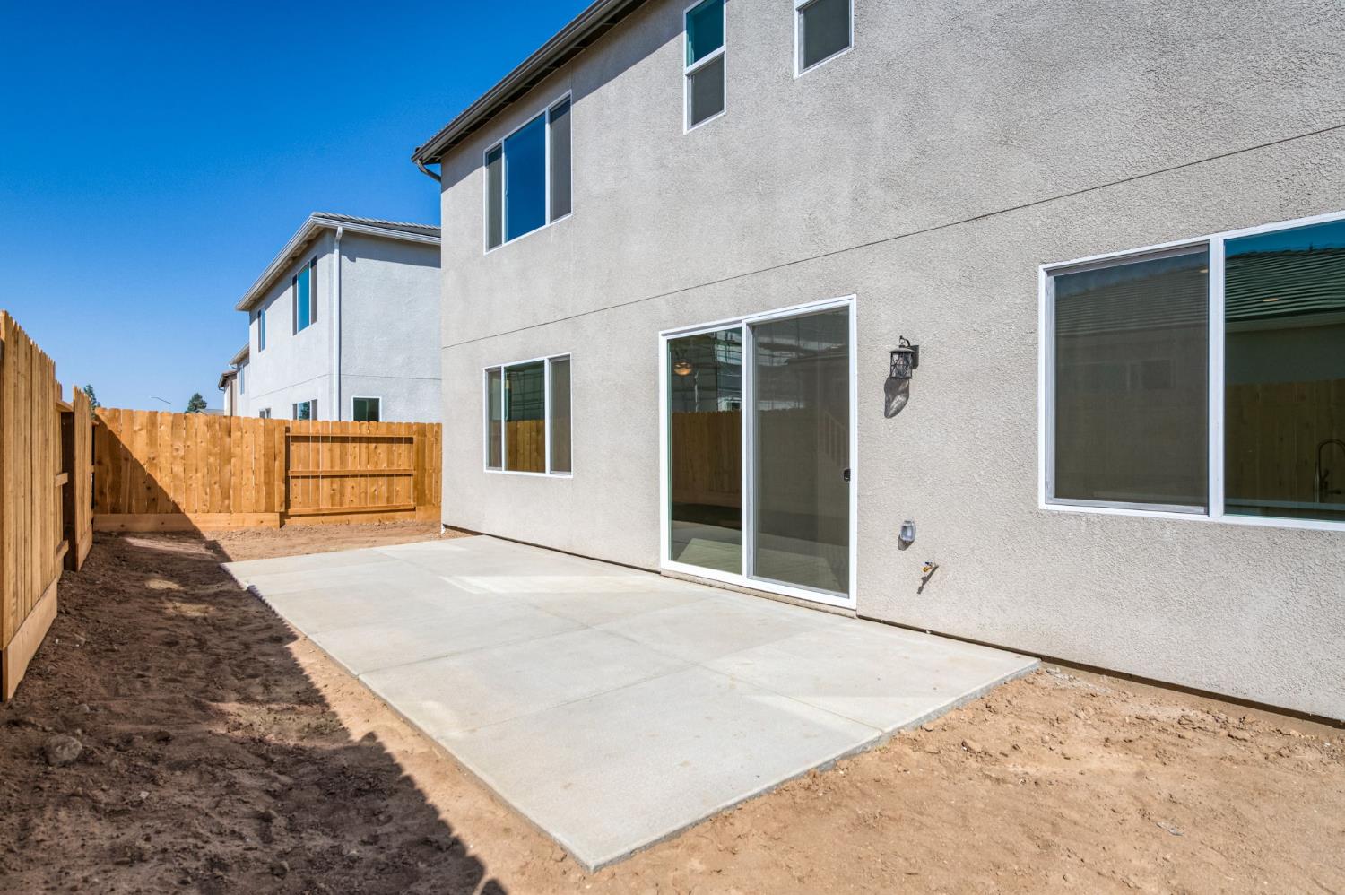 2895 E Veranda Dr, Fresno, CA 93730
