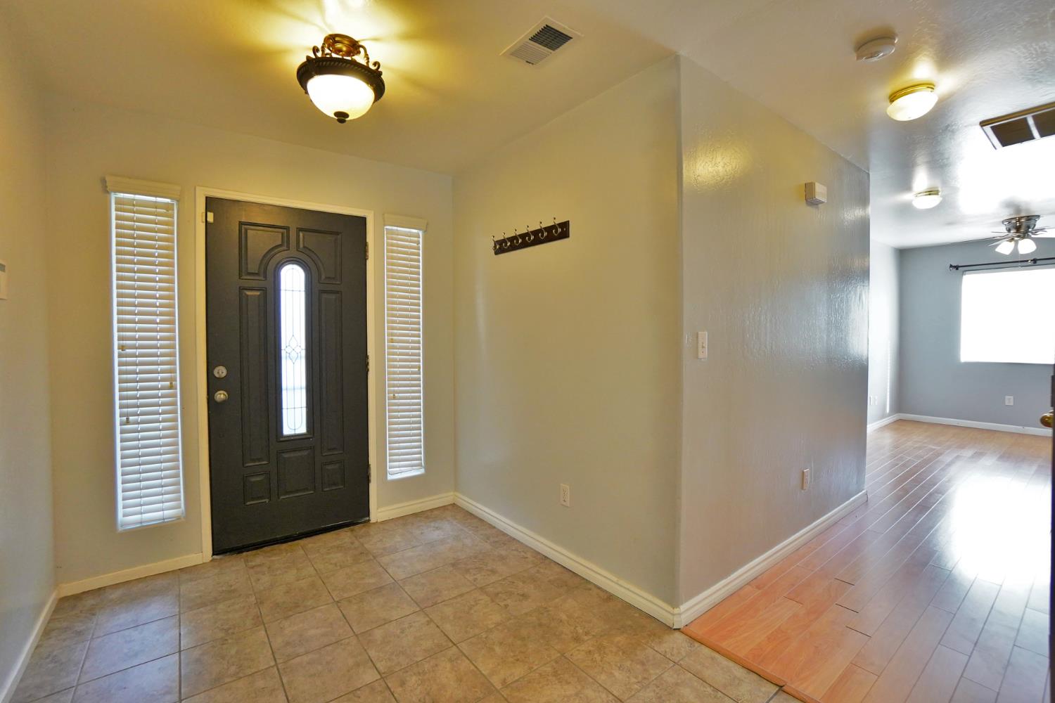 2017 W Queens Way, Hanford, CA 93230
