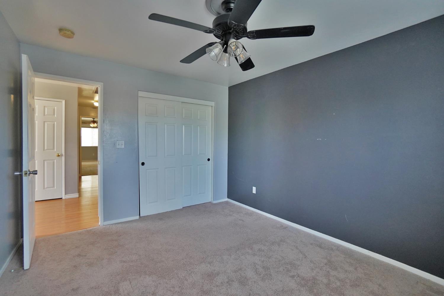 2017 W Queens Way, Hanford, CA 93230