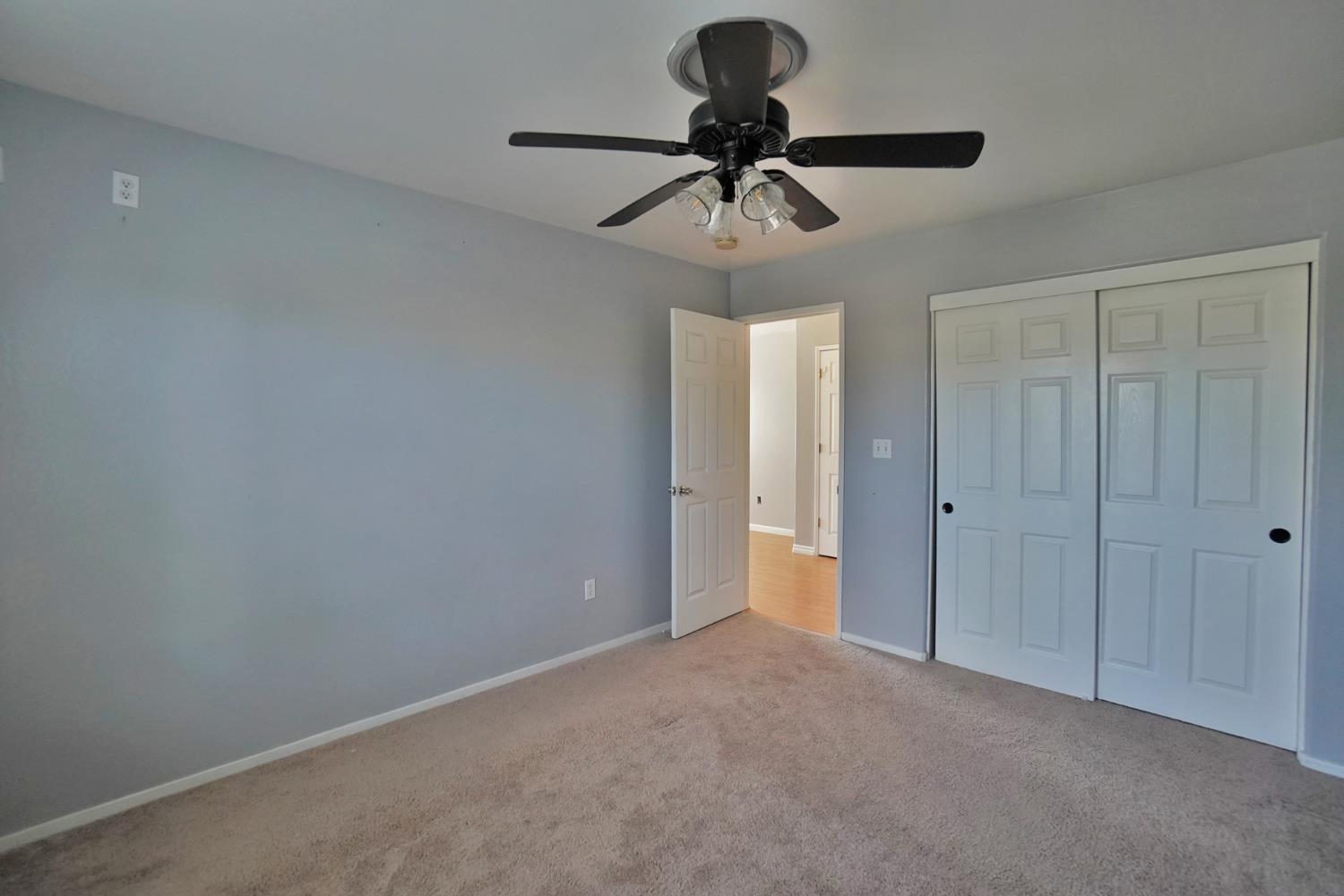 2017 W Queens Way, Hanford, CA 93230