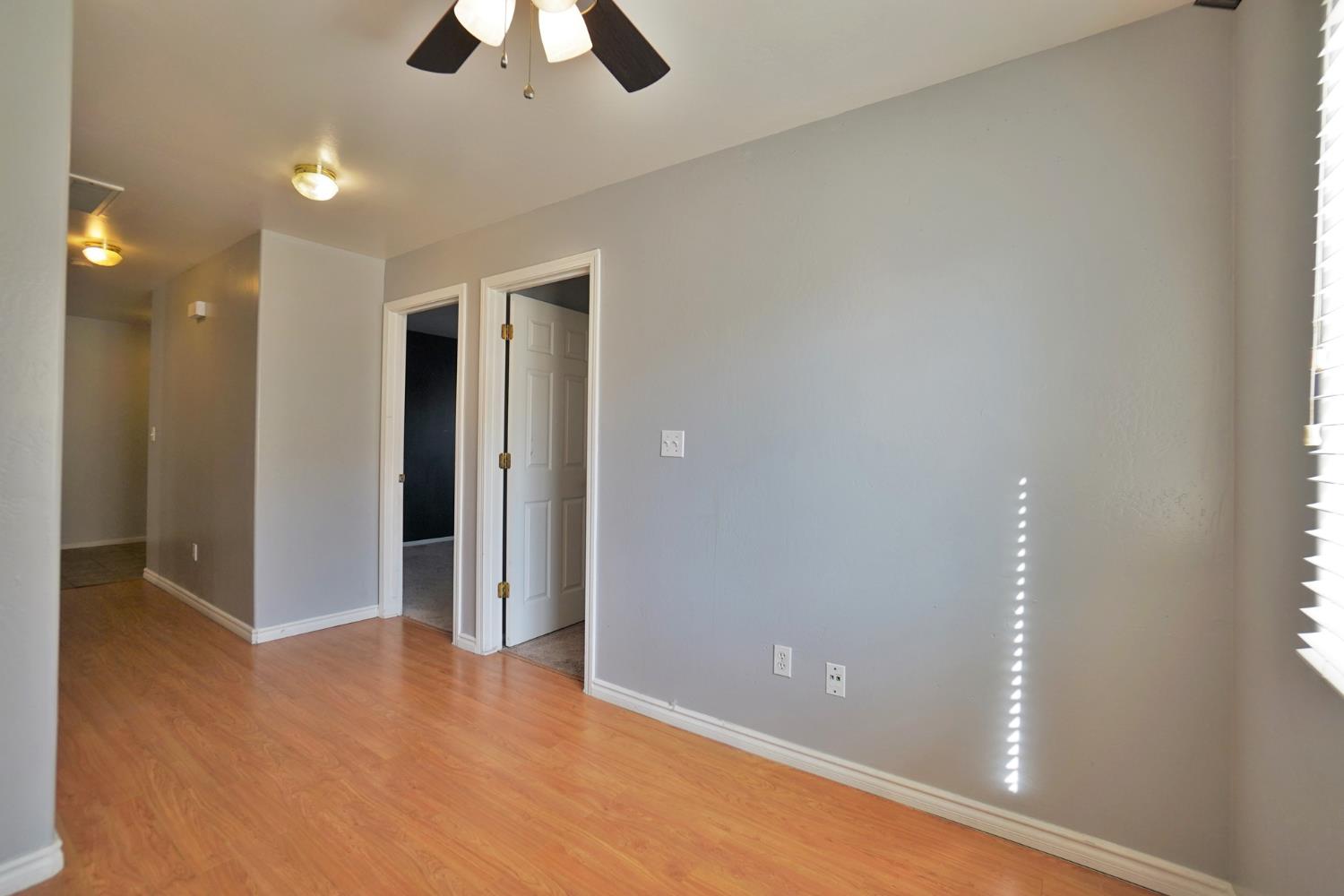 2017 W Queens Way, Hanford, CA 93230