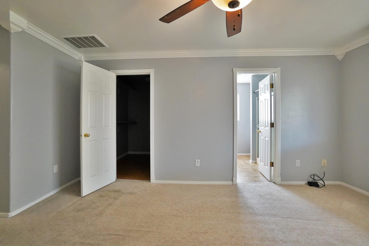 2017 W Queens Way, Hanford, CA 93230