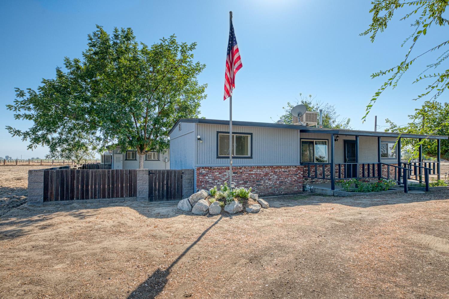10426 S Bethel Ave, Selma, CA 93662