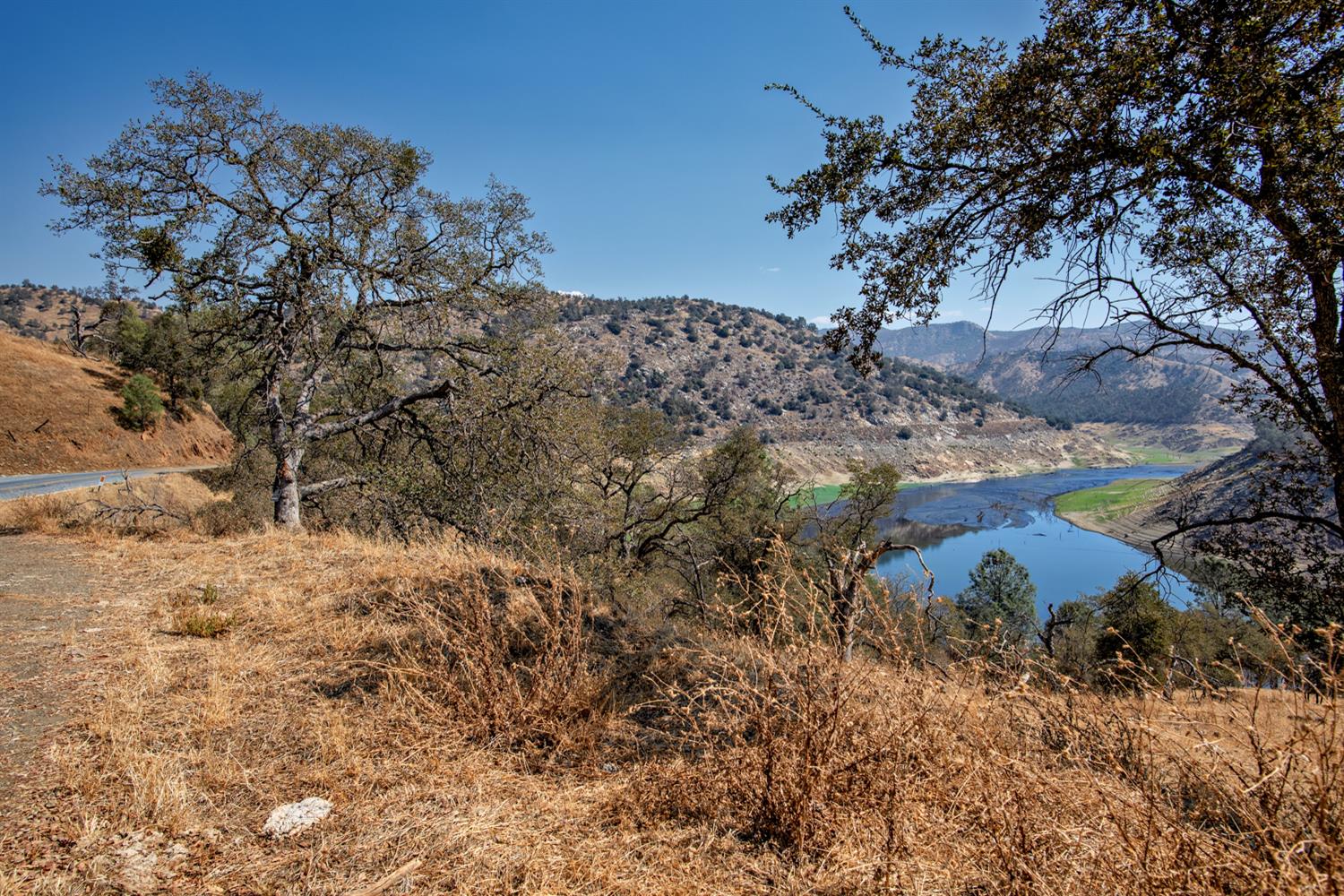 12345 Trimmer Springs, Sanger, CA 93657
