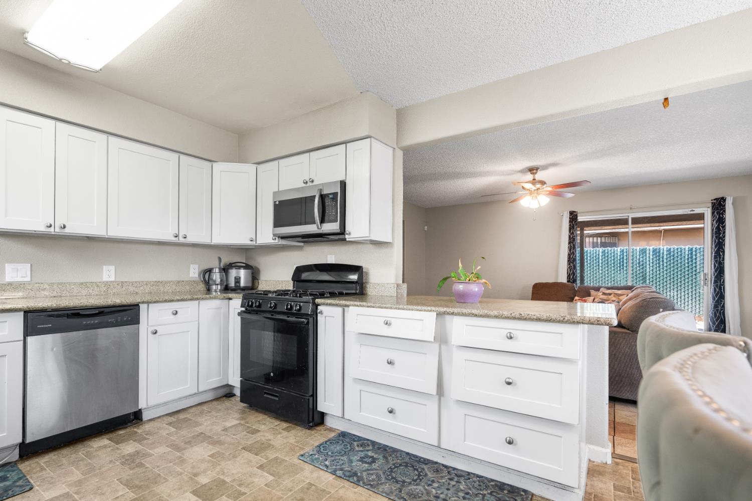 4067 E Butler Ave, Fresno, CA 93702