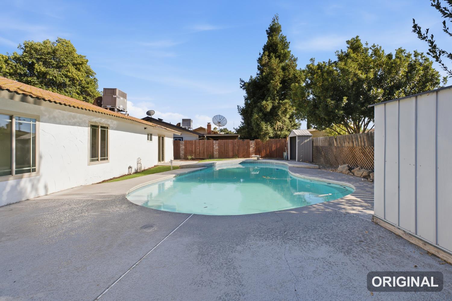 1064 Carey Ave, Clovis, CA 93611