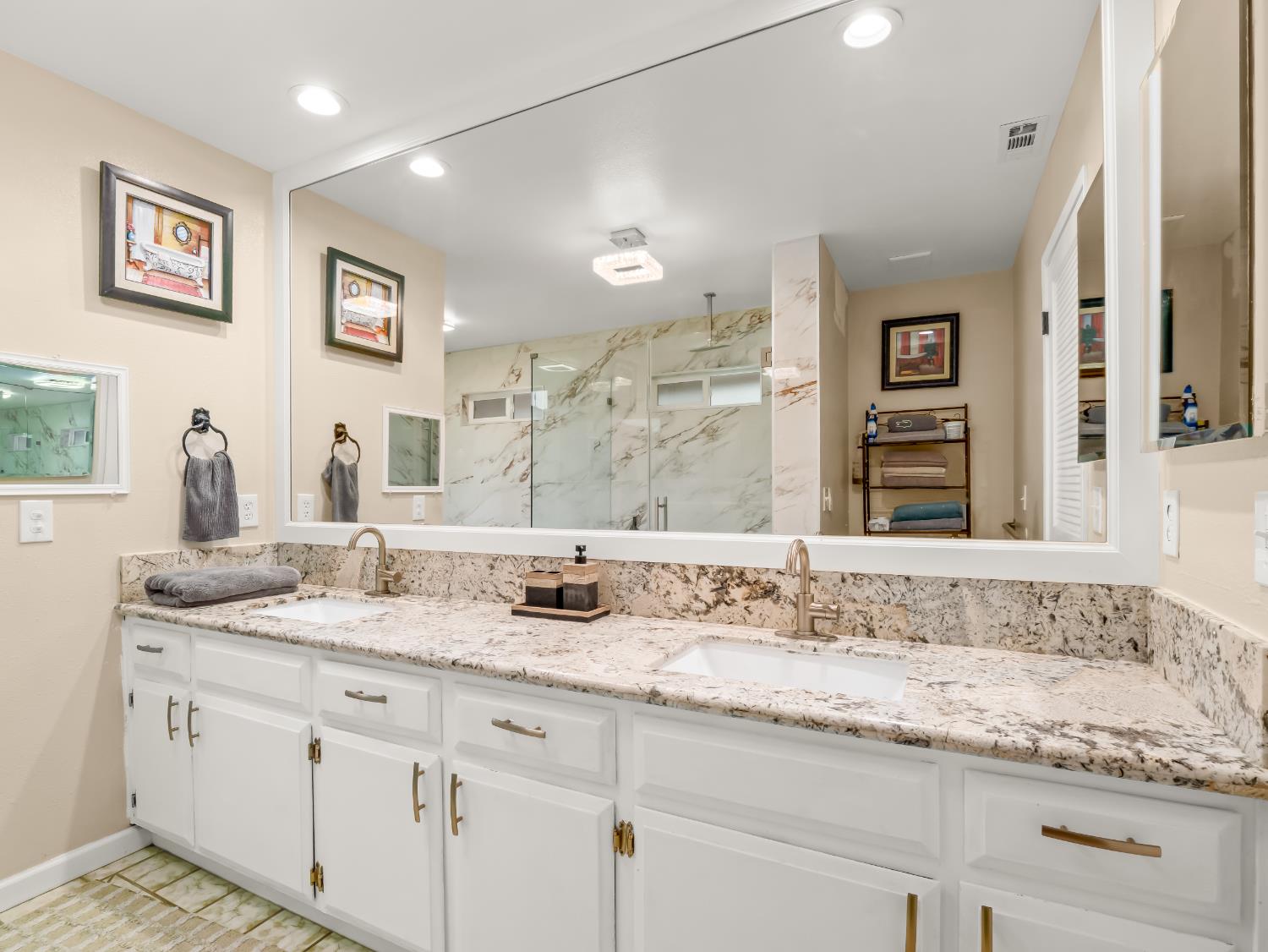 1691 S Bailey Ave, Fresno, CA 93727