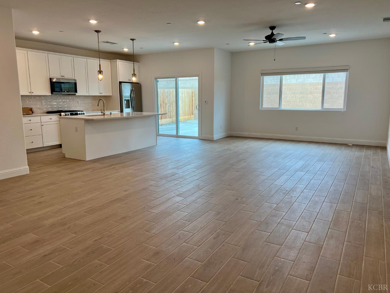 2509 W Claridge Way, Hanford, CA 93230