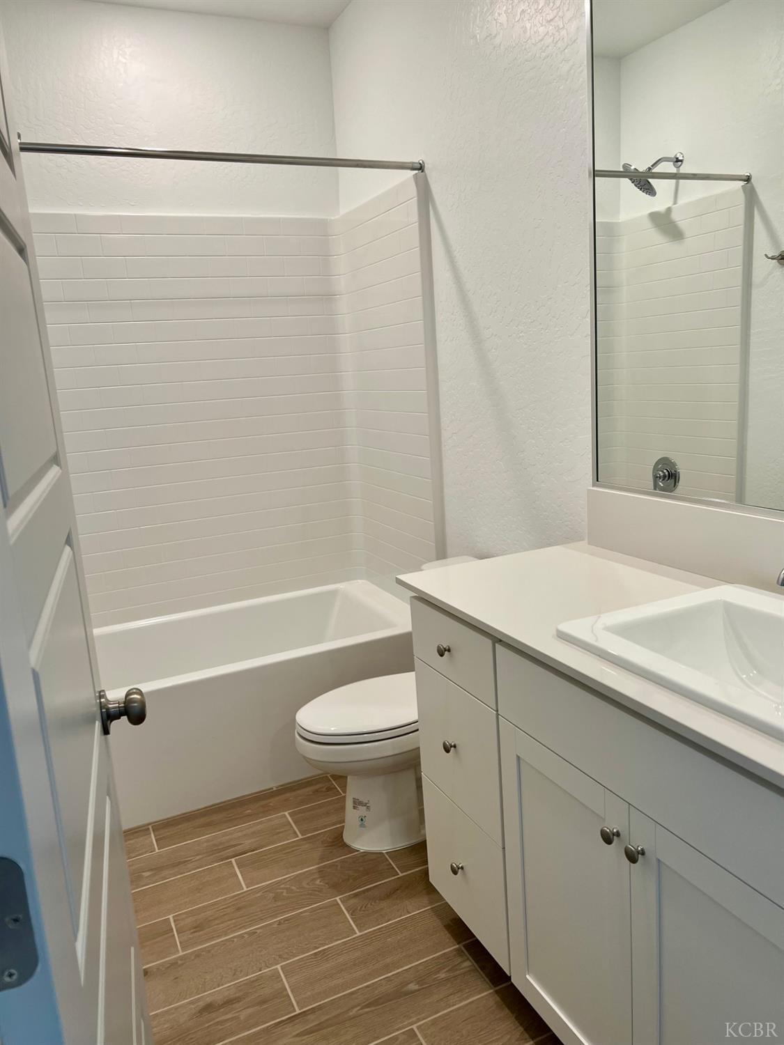2509 W Claridge Way, Hanford, CA 93230