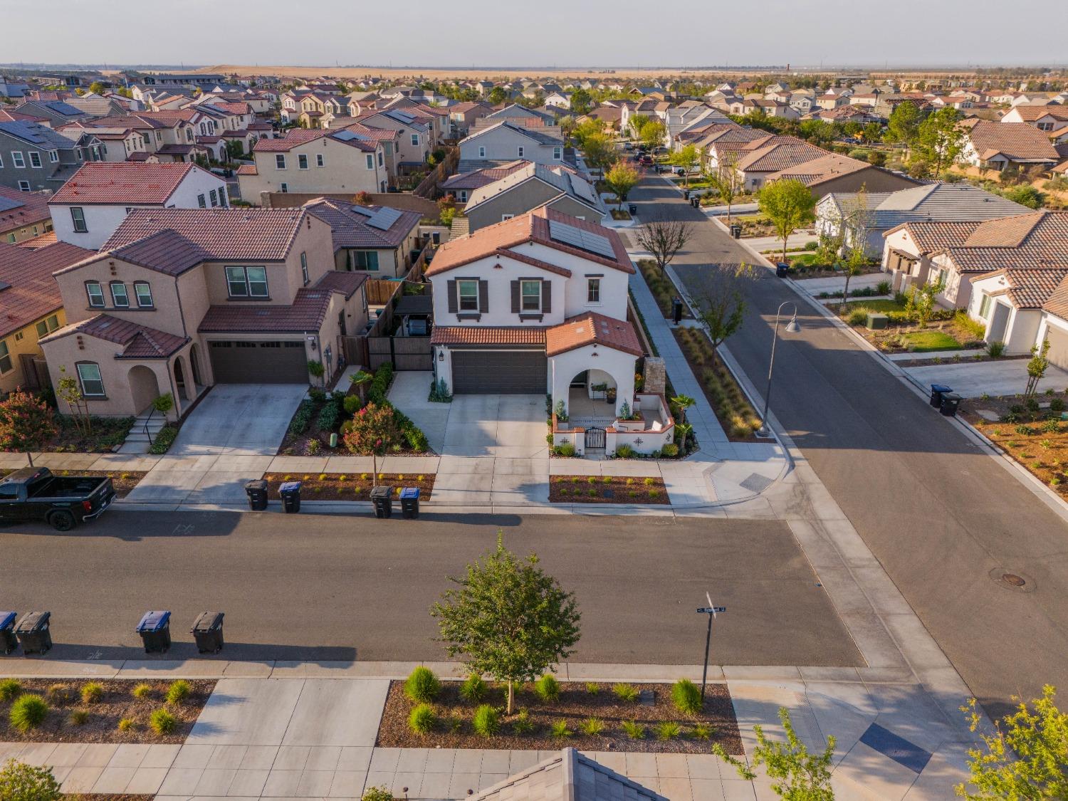 748 Ridgebank Ave, Madera, CA 93636
