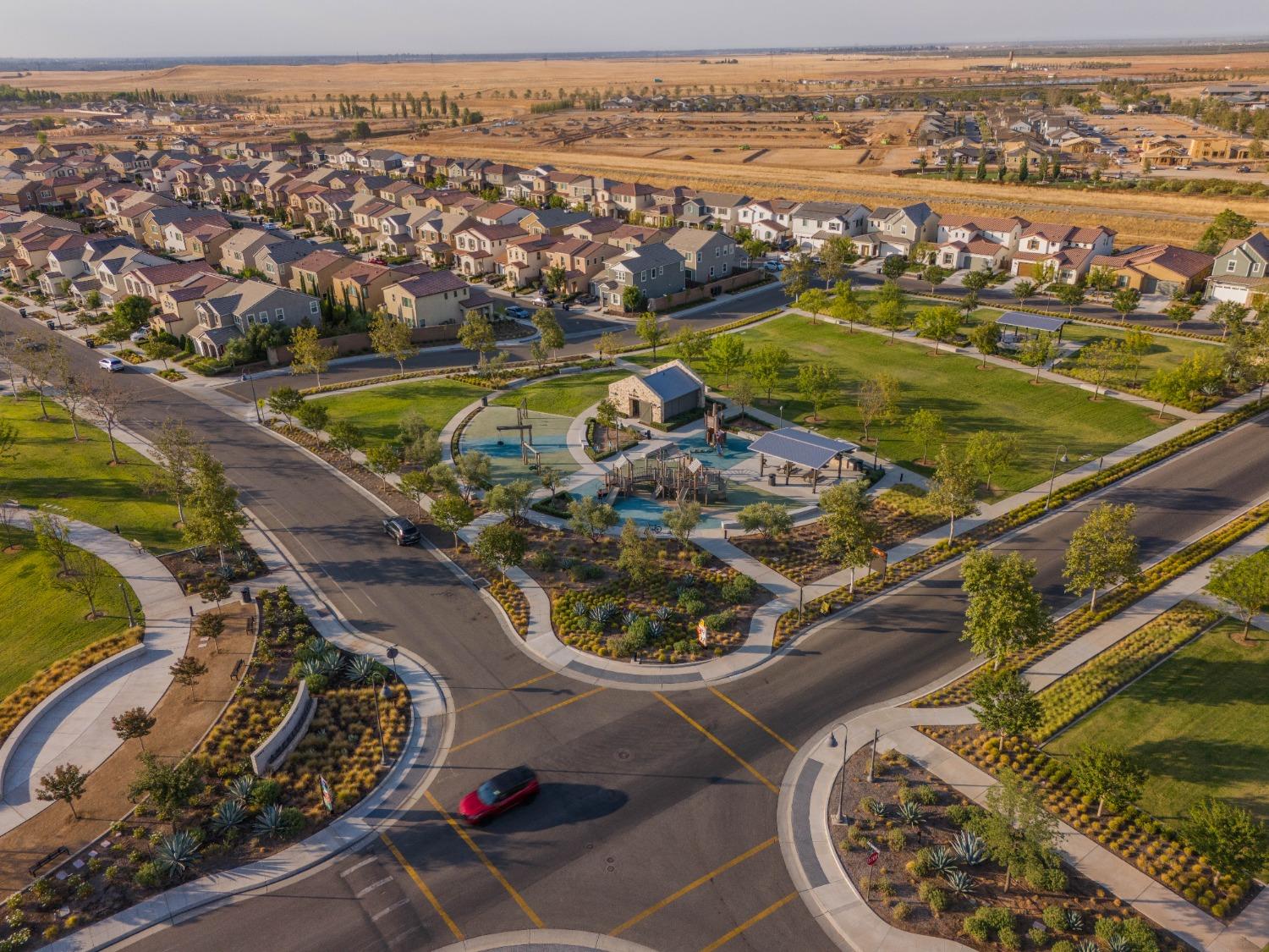 748 Ridgebank Ave, Madera, CA 93636