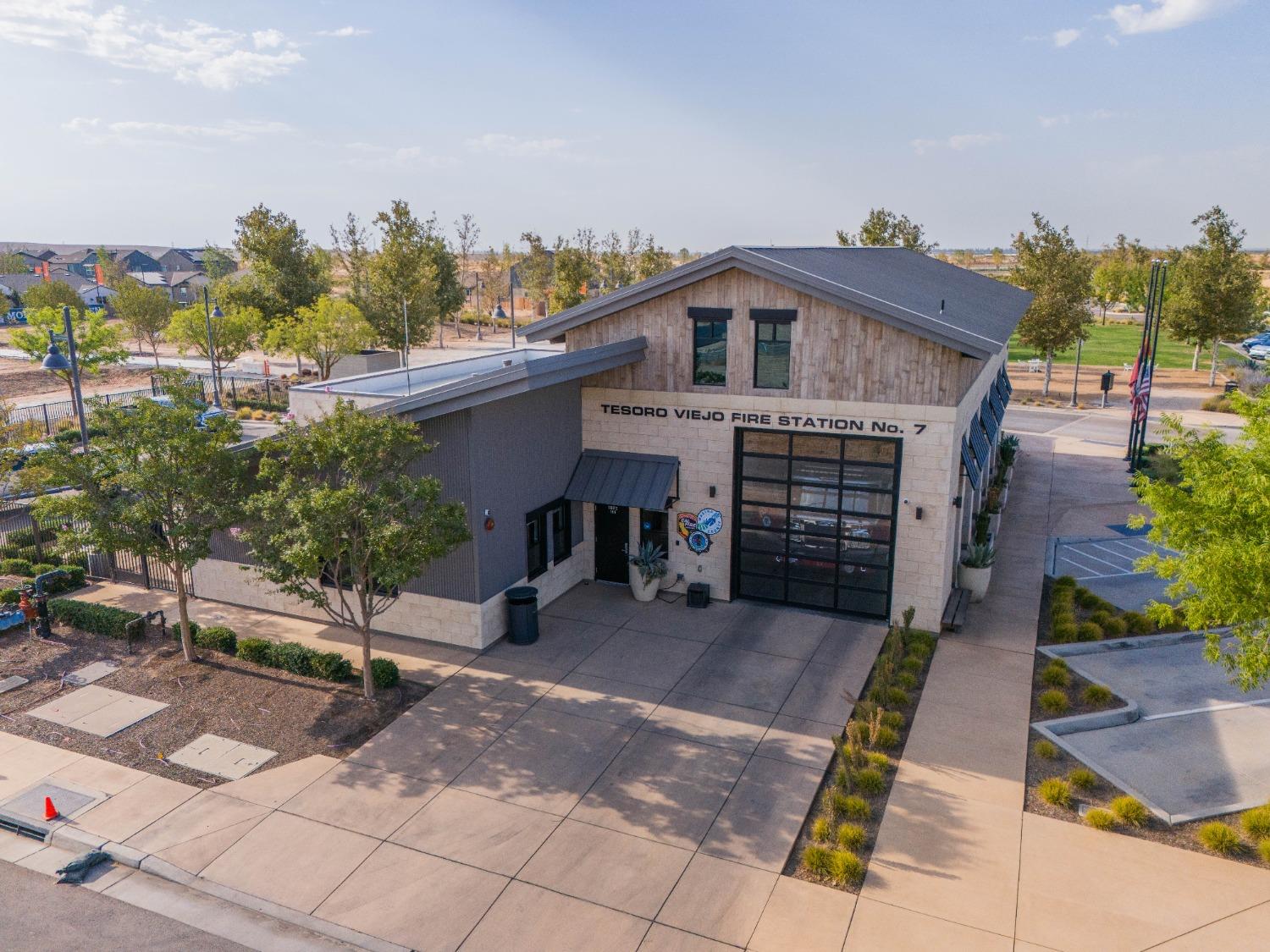 748 Ridgebank Ave, Madera, CA 93636