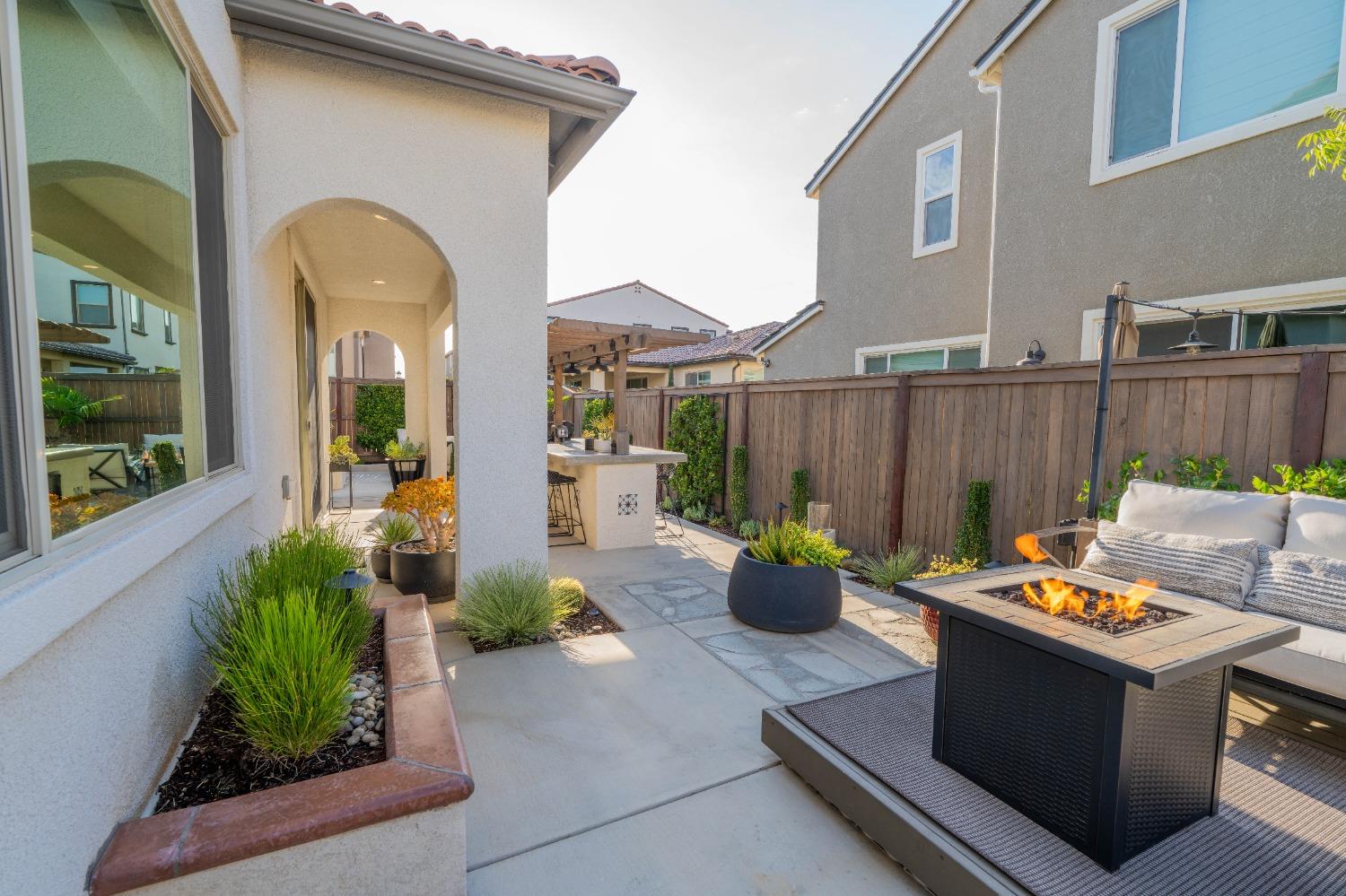 748 Ridgebank Ave, Madera, CA 93636