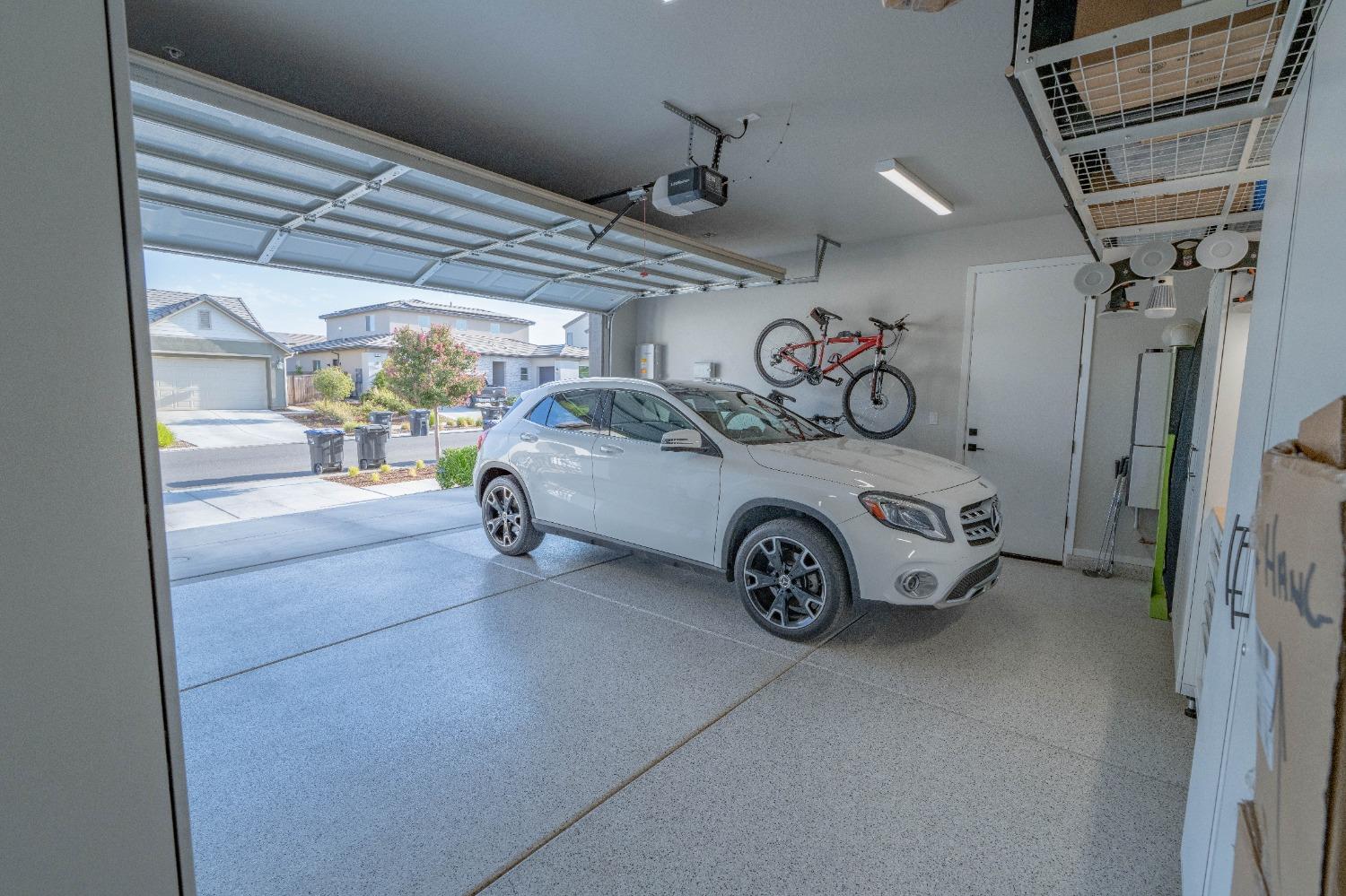 748 Ridgebank Ave, Madera, CA 93636