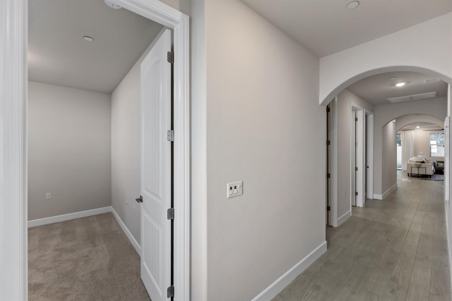 8649 N Whistler Dr, Fresno, CA 93720