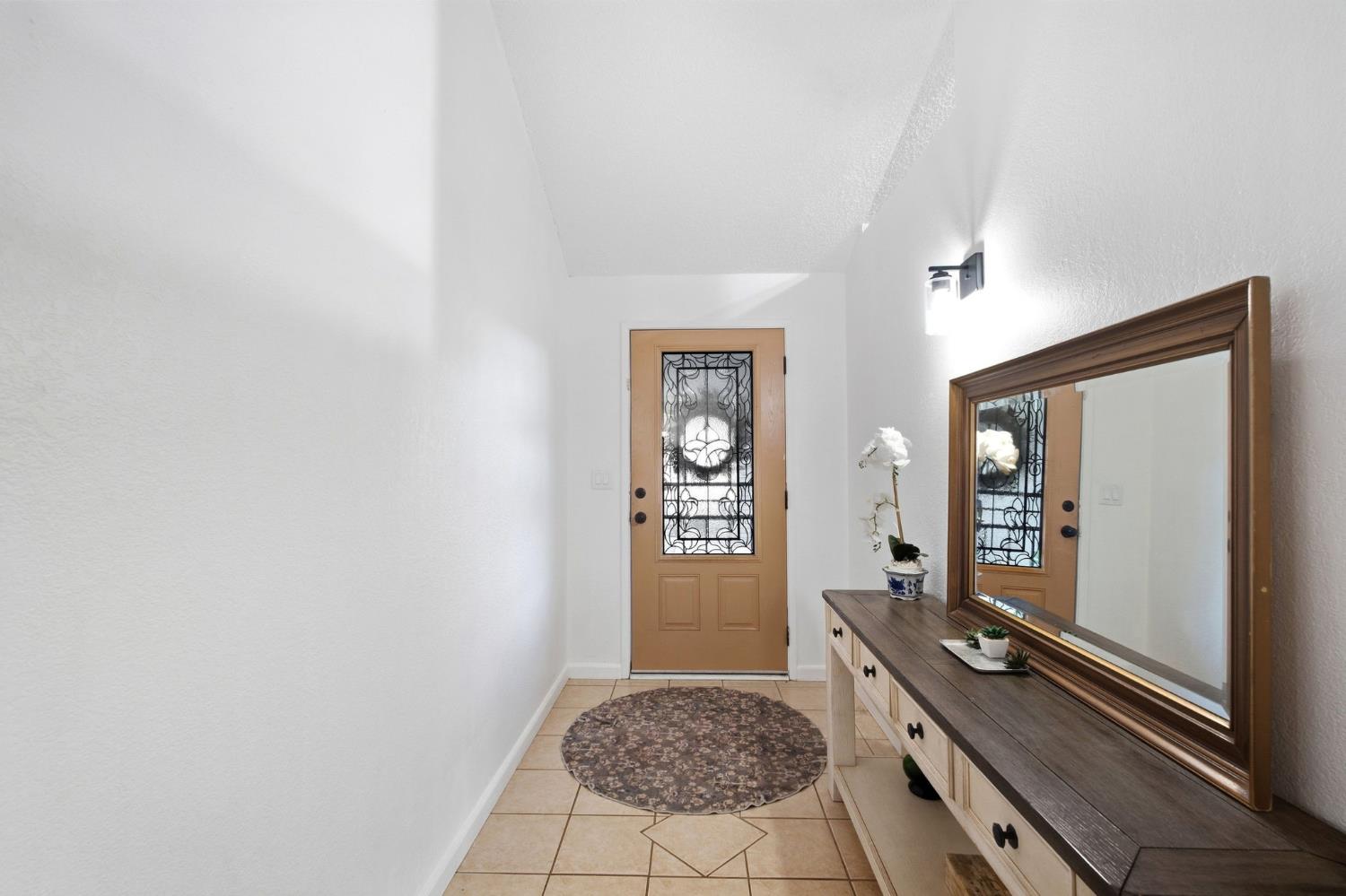 3684 Phillip Ave, Clovis, CA 93612