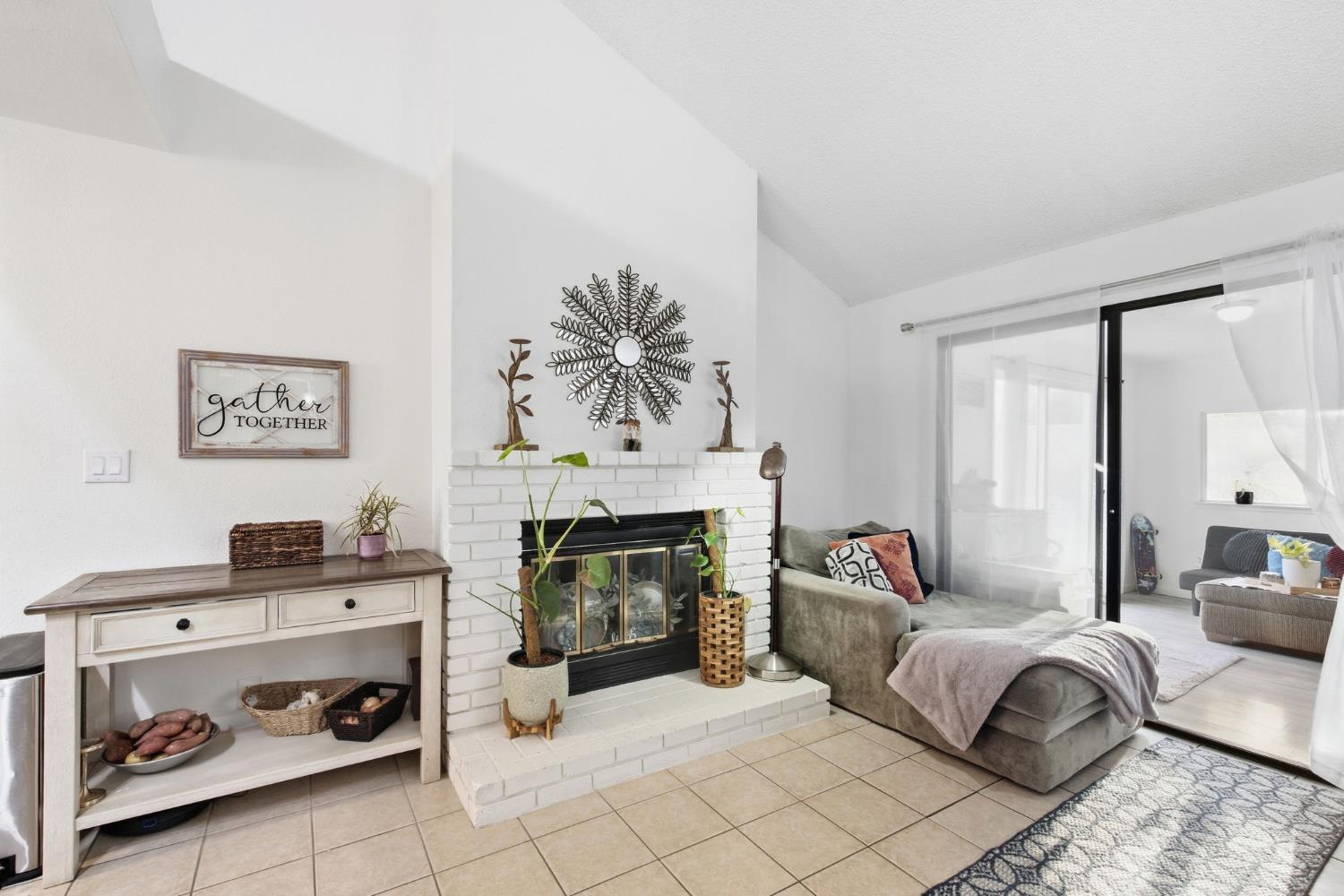 3684 Phillip Ave, Clovis, CA 93612