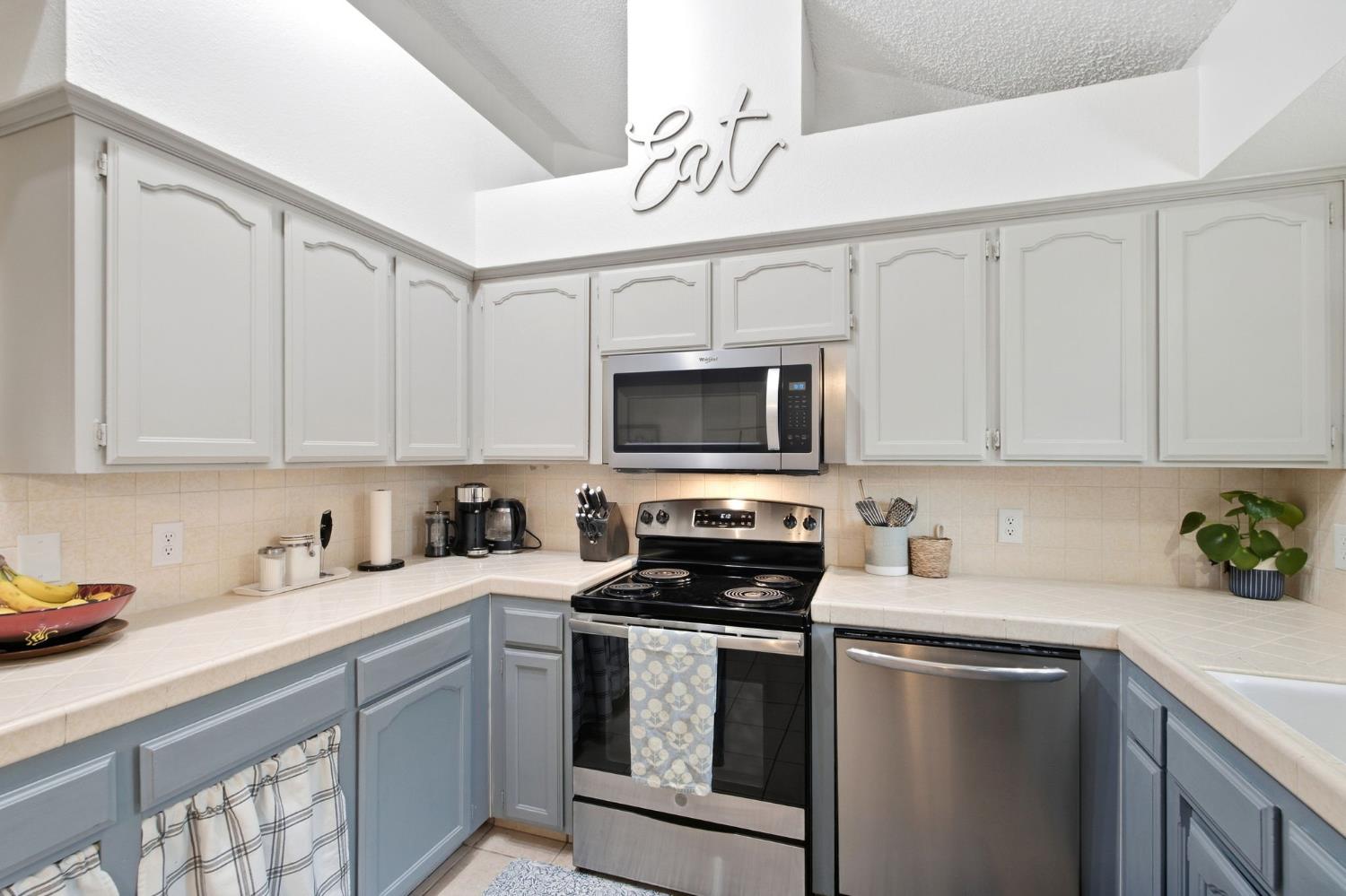 3684 Phillip Ave, Clovis, CA 93612