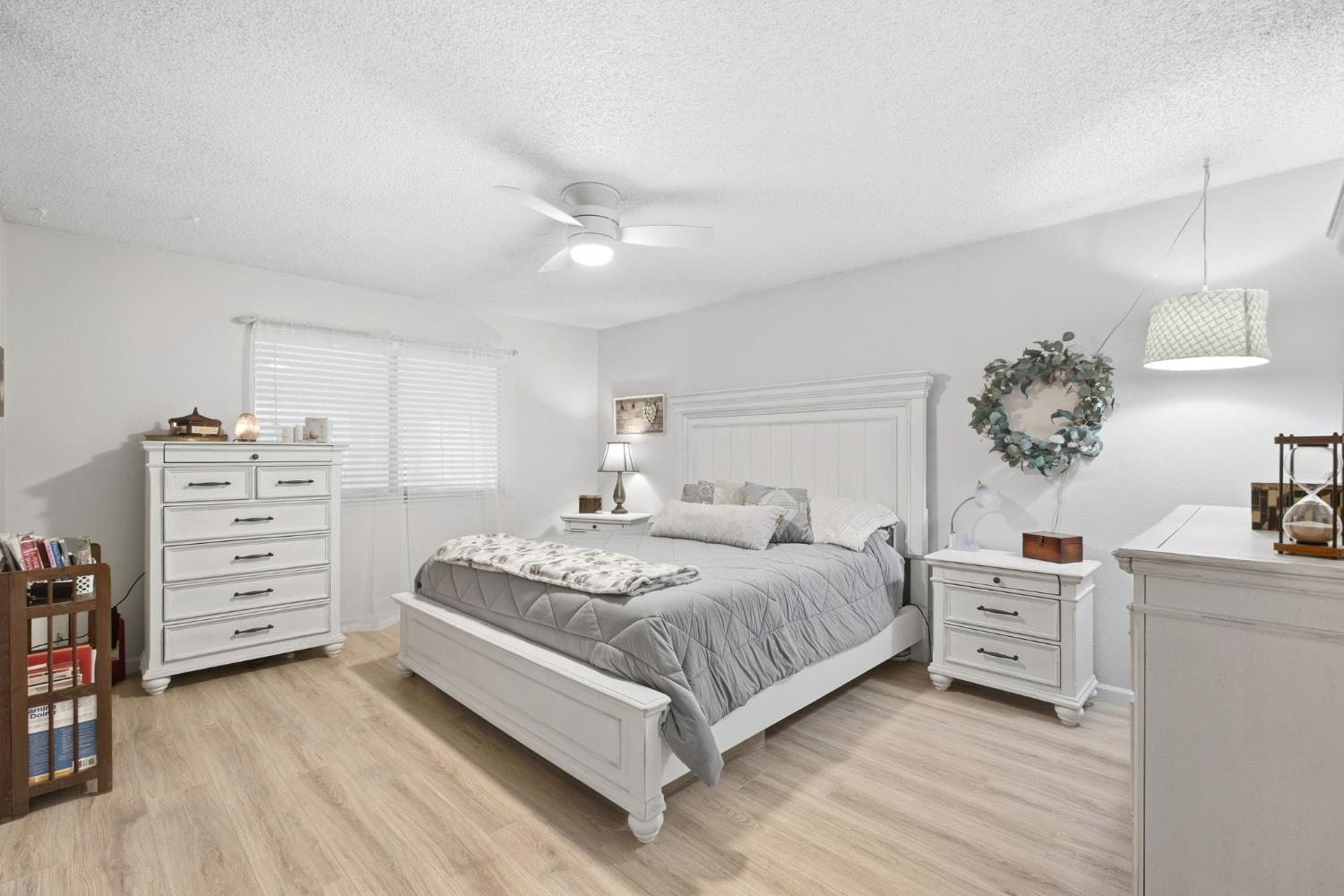 3684 Phillip Ave, Clovis, CA 93612