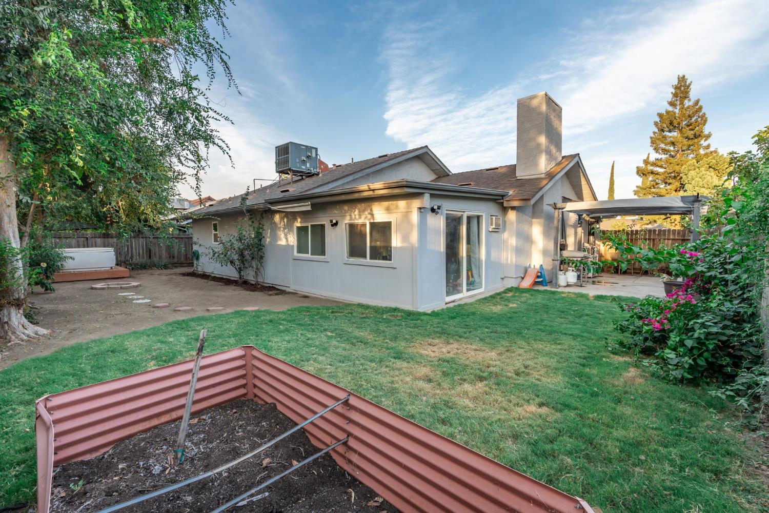 3684 Phillip Ave, Clovis, CA 93612