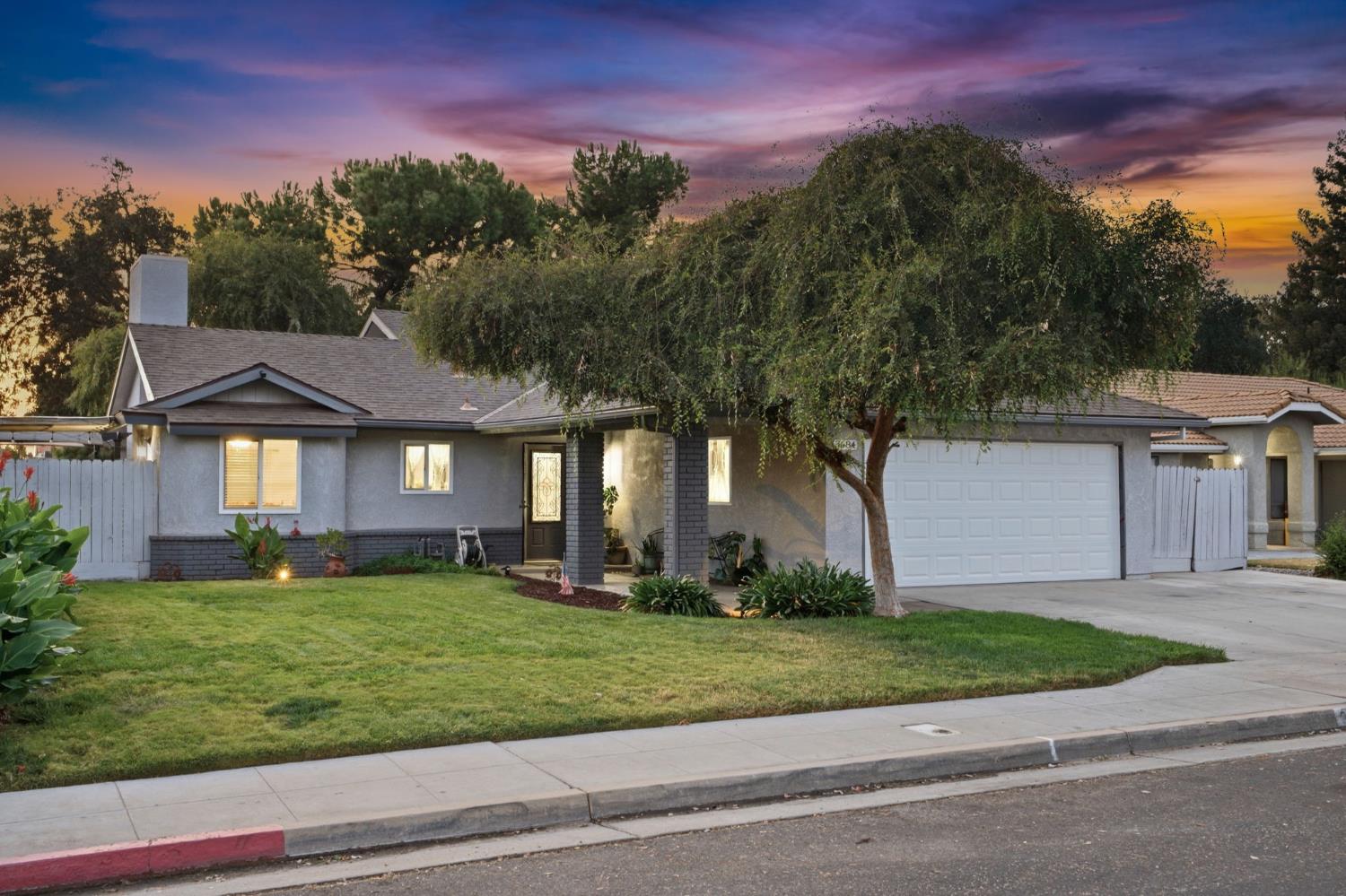 3684 Phillip Ave, Clovis, CA 93612