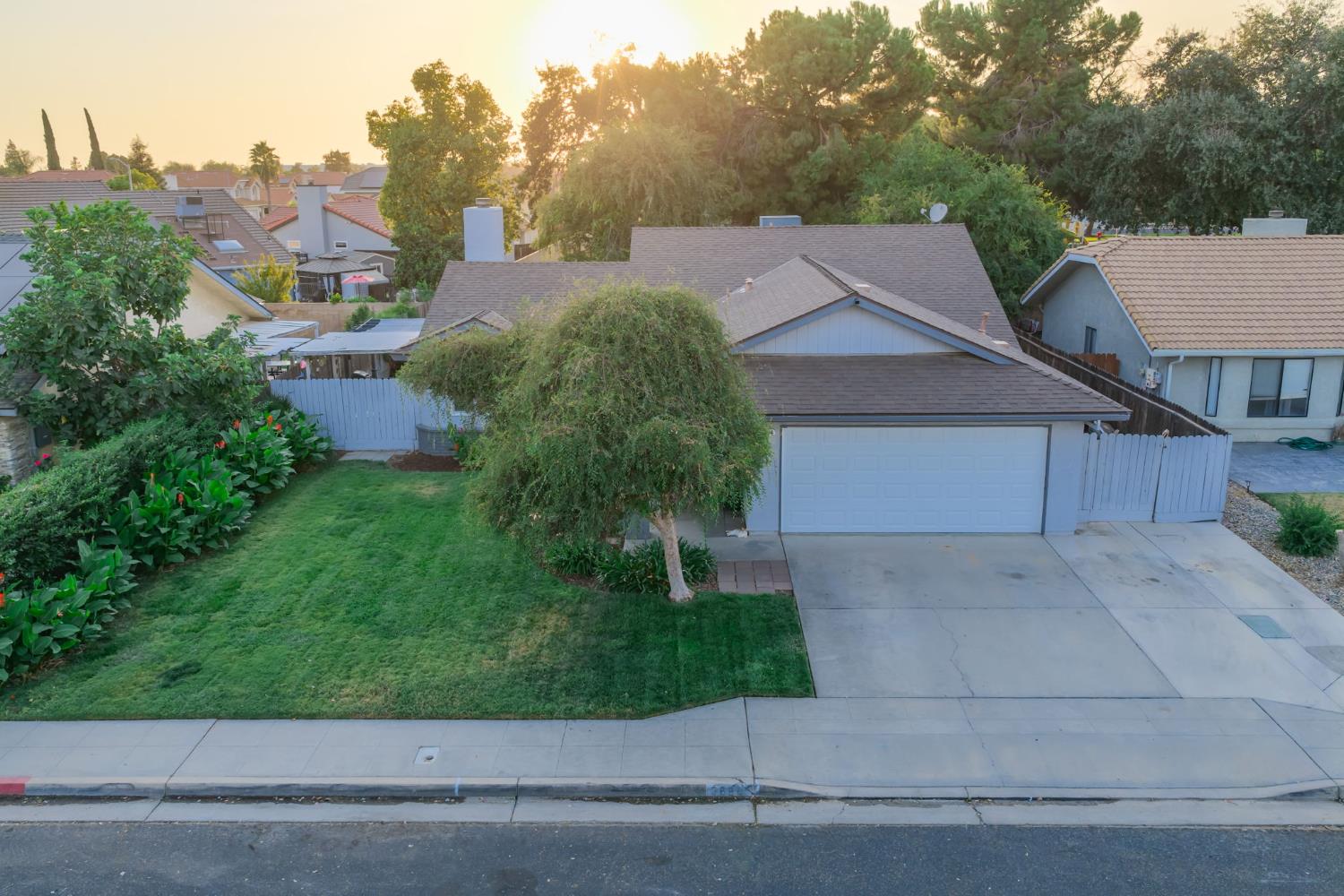 3684 Phillip Ave, Clovis, CA 93612