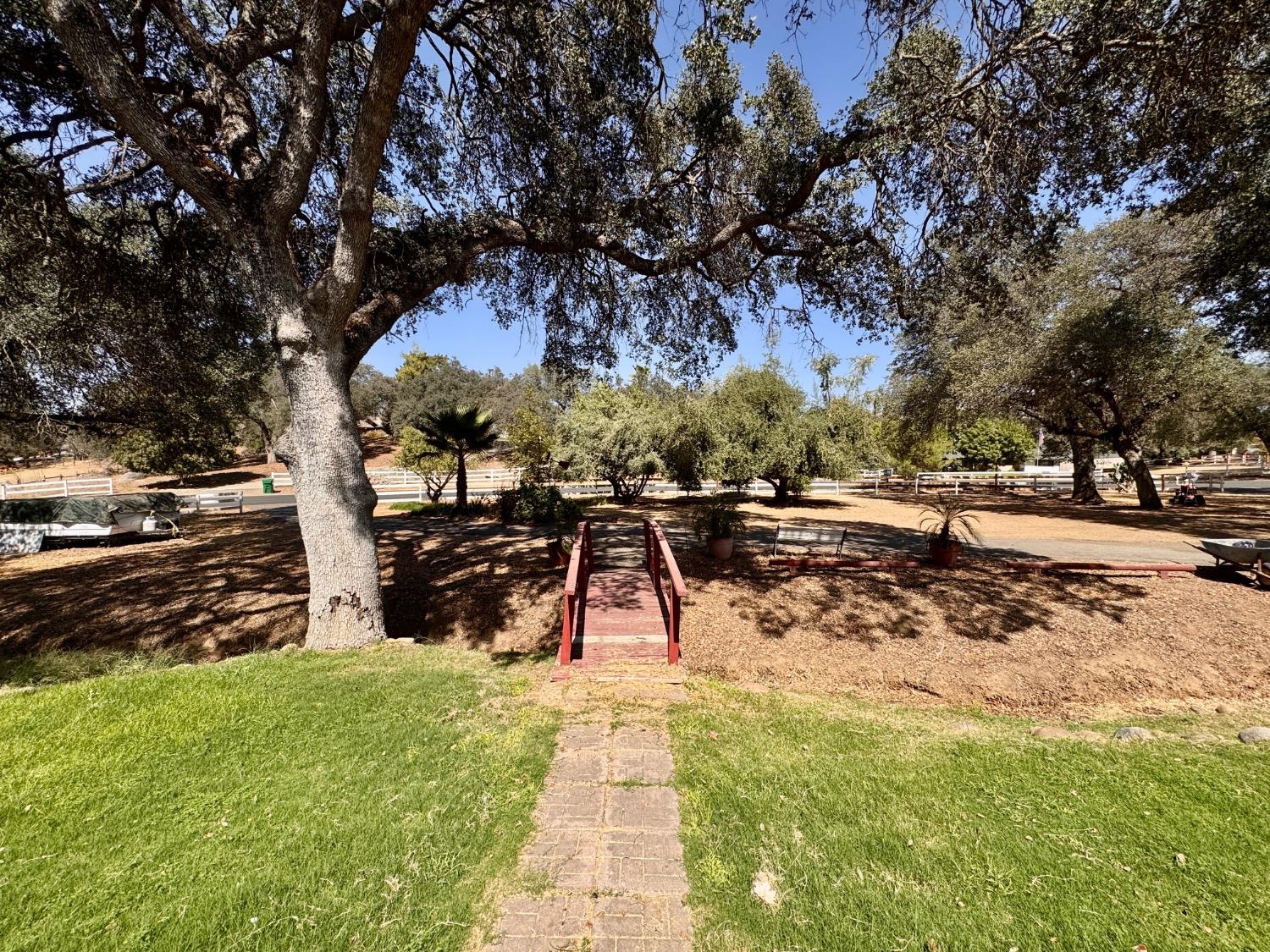 16221 Mustang Dr, Springville, CA 93265