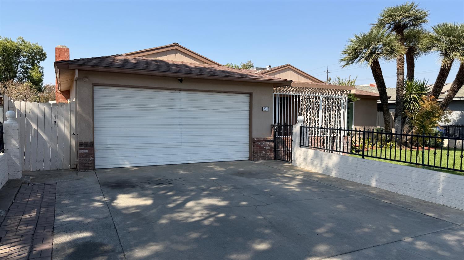 2310 S Meridian Ave, Fresno, CA 93725