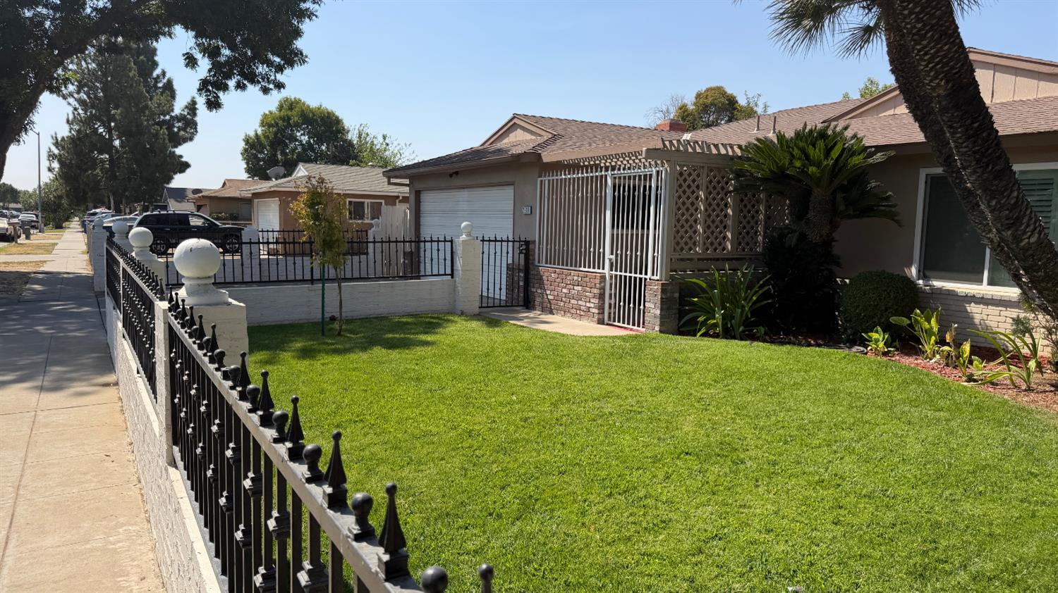 2310 S Meridian Ave, Fresno, CA 93725