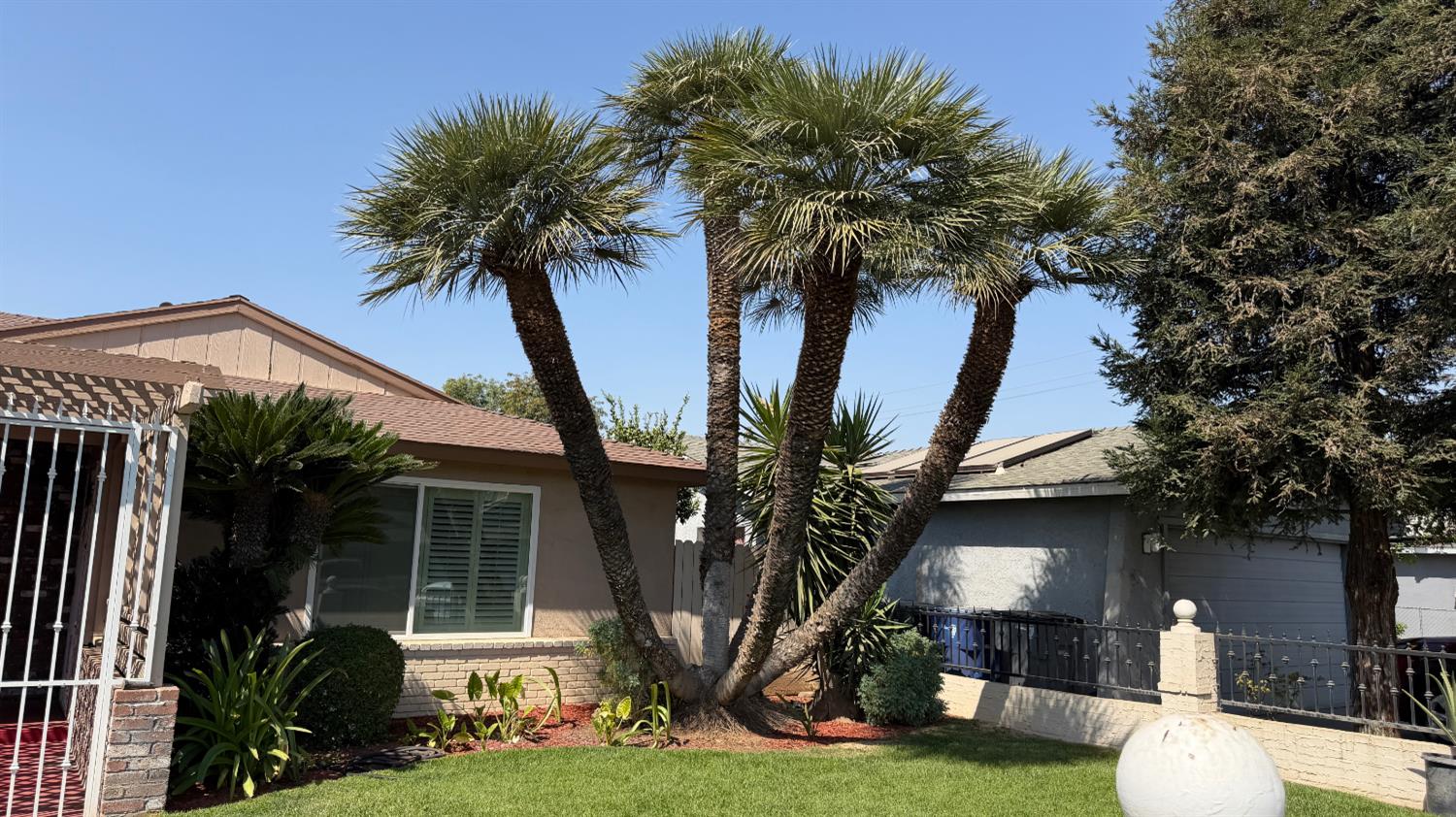 2310 S Meridian Ave, Fresno, CA 93725