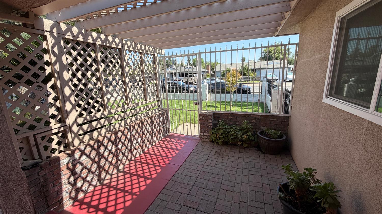 2310 S Meridian Ave, Fresno, CA 93725