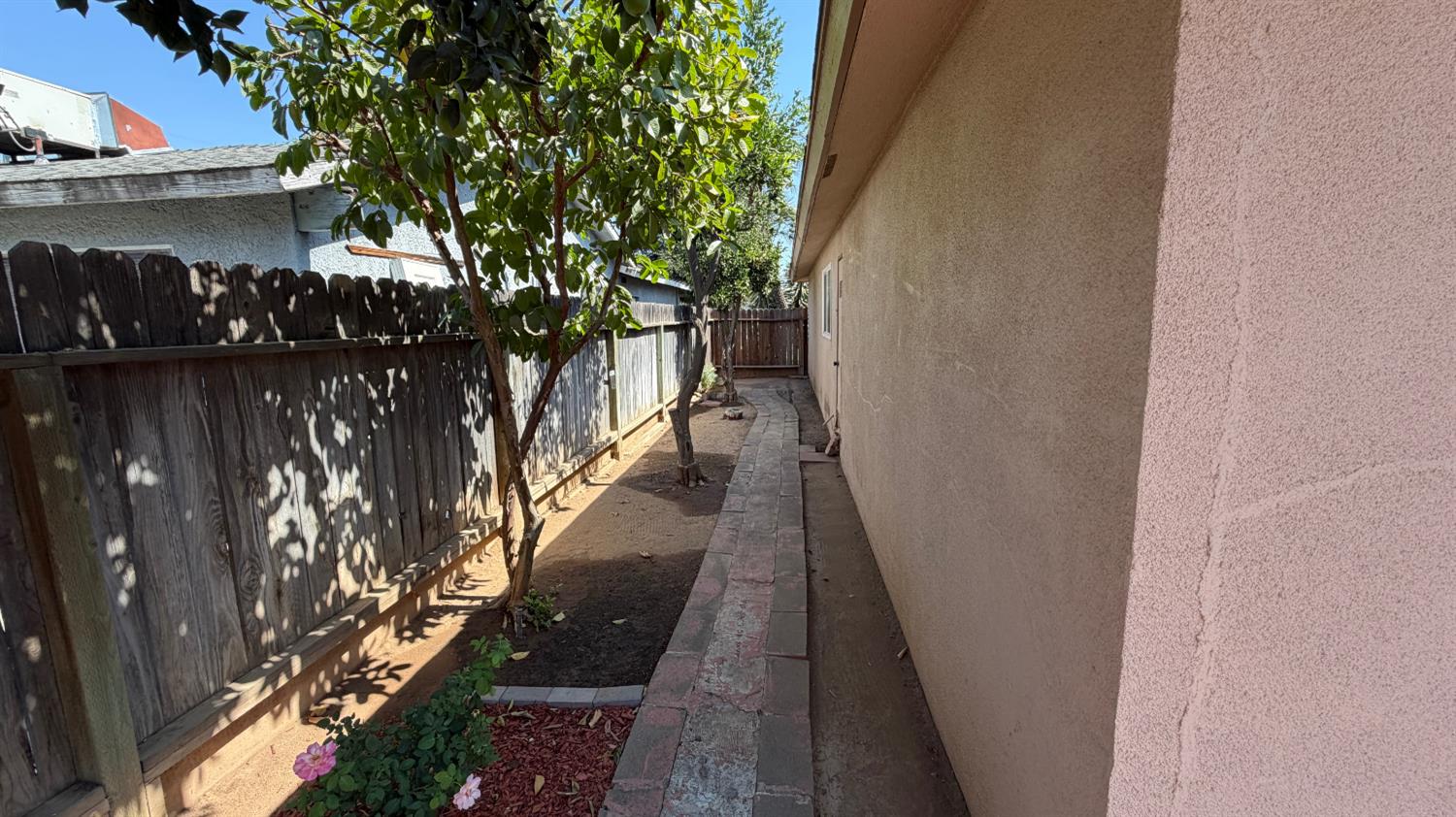 2310 S Meridian Ave, Fresno, CA 93725
