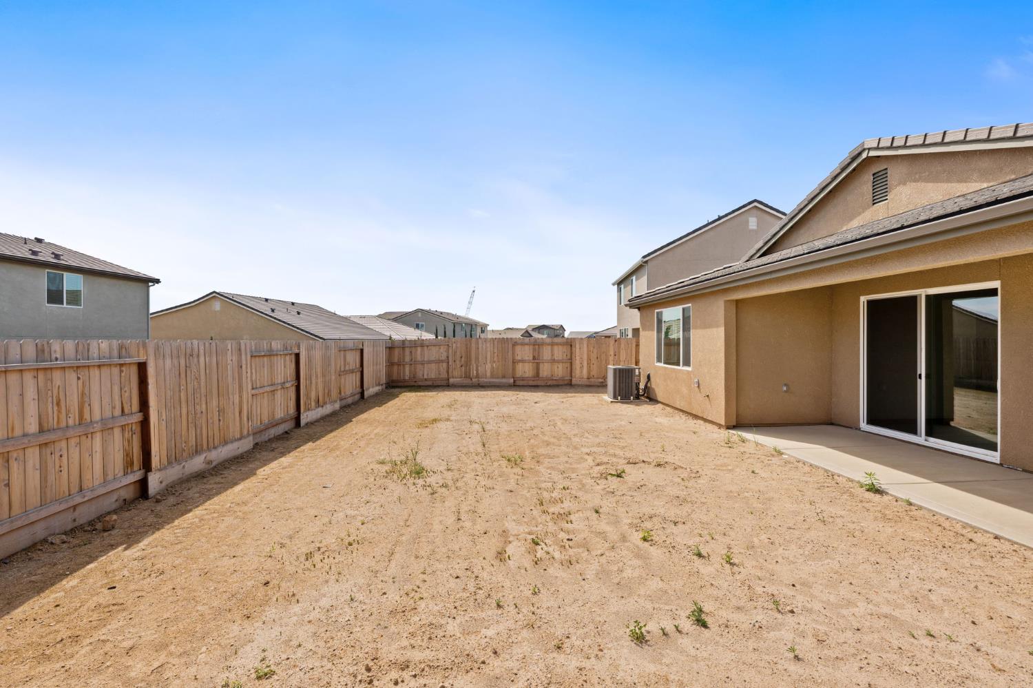 1237 Cathedral Ct S, Madera, CA 93636