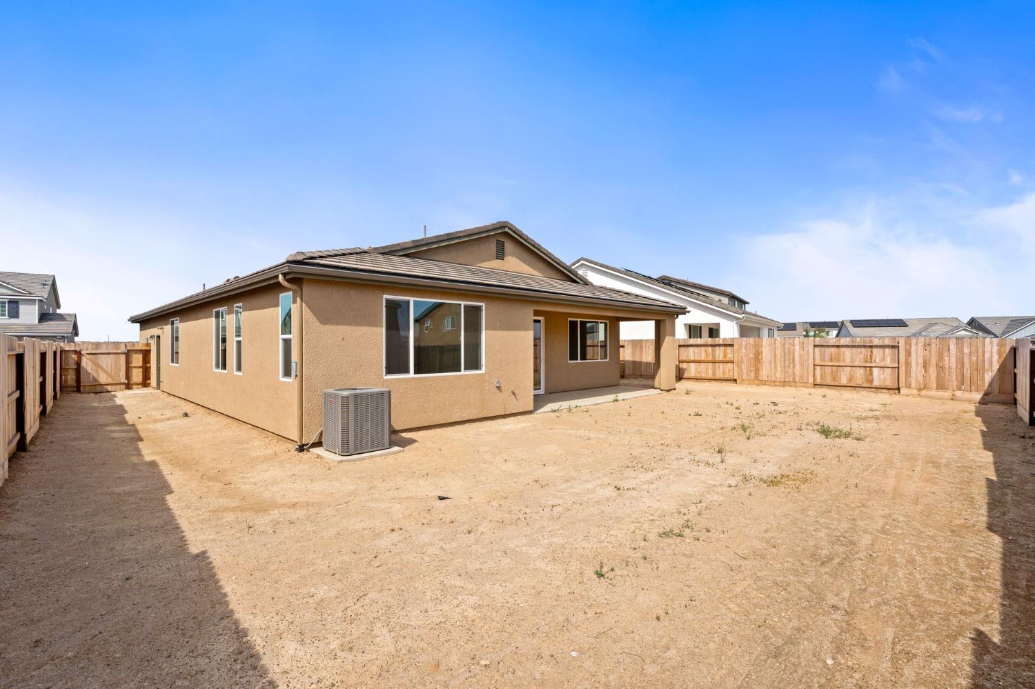 1237 Cathedral Ct S, Madera, CA 93636